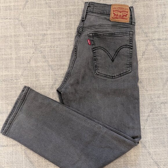 Levi Wedgie Straight Jeans - Picture 1 of 3